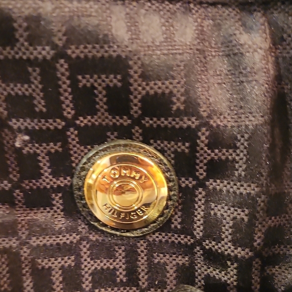 Tommy Hilfiger Black Monogram Tote w/ Gold Accents 🖤✨ - Picture 2 of 5